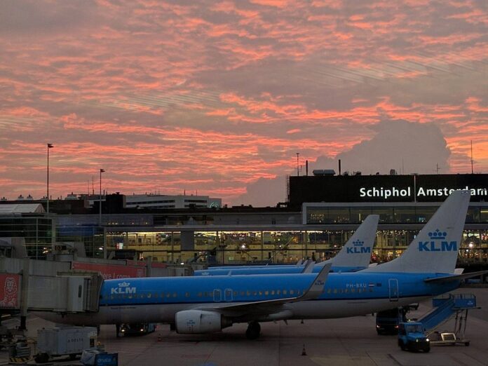 Schiphol eerste luchthaven met bitcoin-automaat